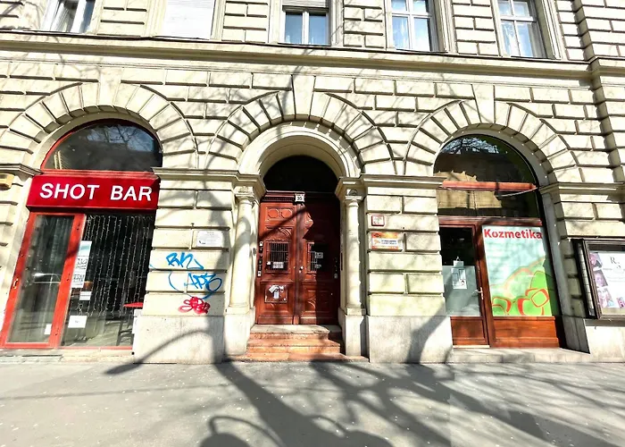 Amazing Swedish 3 Rooms Apartment In The City Center